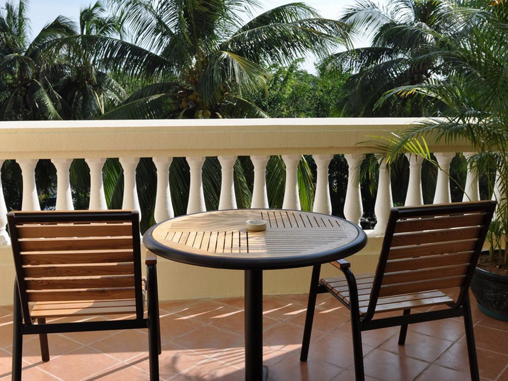 Palm Beach resort y Spa Sanya Exterior foto
